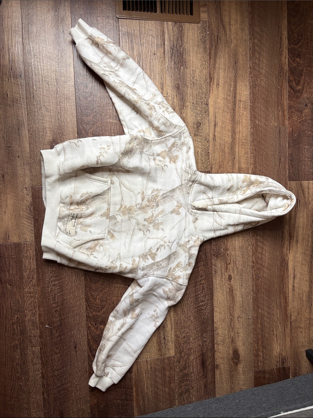 Comfrt Kids white with camouflage Hoodie and sweat set.